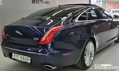 Jaguar XJ 2015 3.0 Автомат в Москве № 364900, миниатюра 2