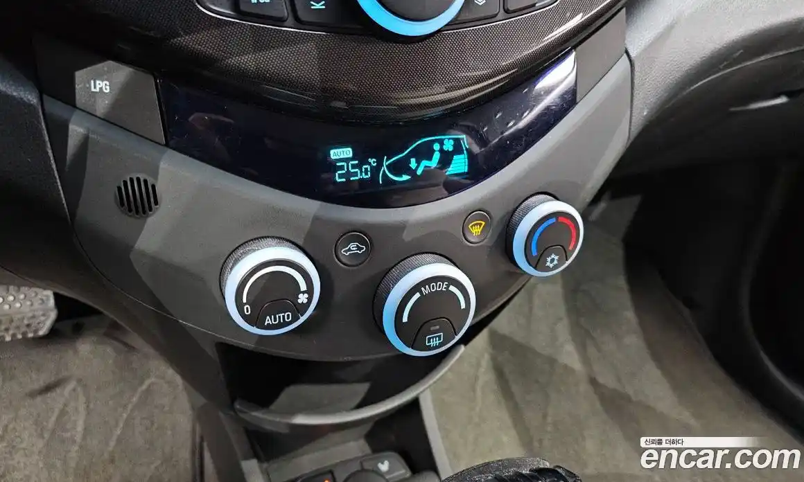 Chevrolet Spark 2012 1.0 Автомат в Москве № 40882, фото 1