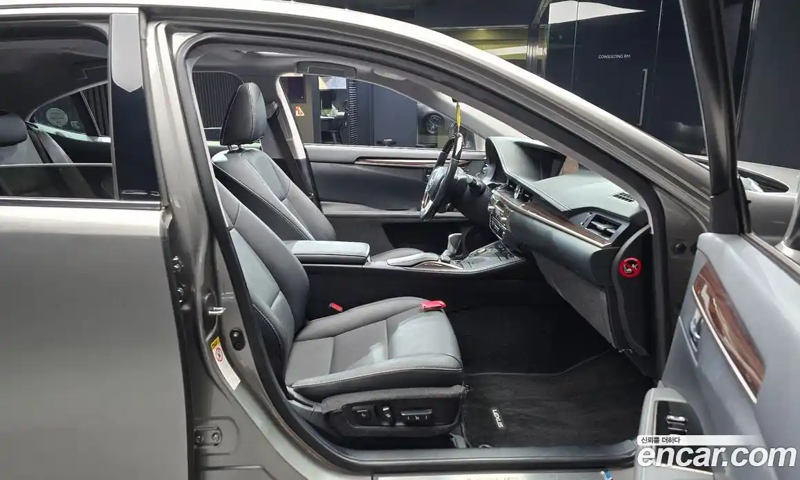 Lexus ES 2016 2.5 Автомат в Москве № 425013, фото 11