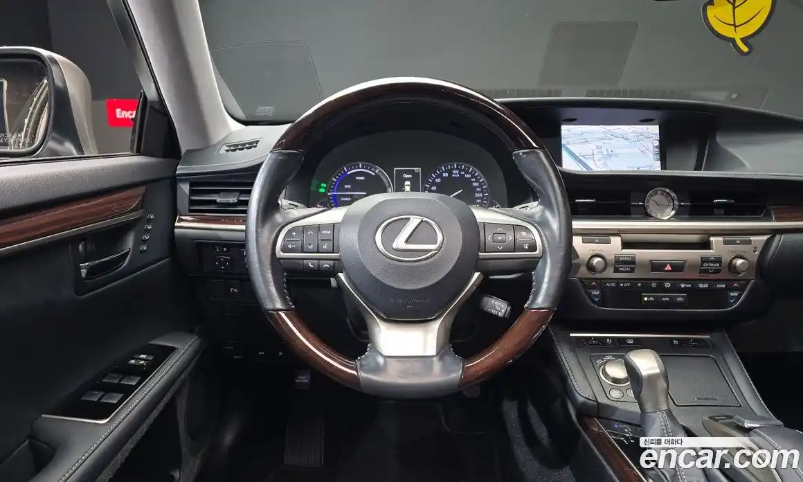 Lexus ES 2016 2.5 Автомат в Москве № 425013, фото 13