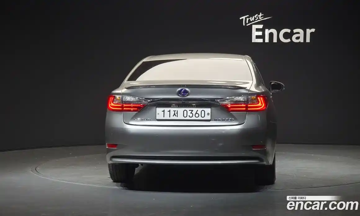 Lexus ES 2016 2.5 Автомат в Москве № 425013, фото 4