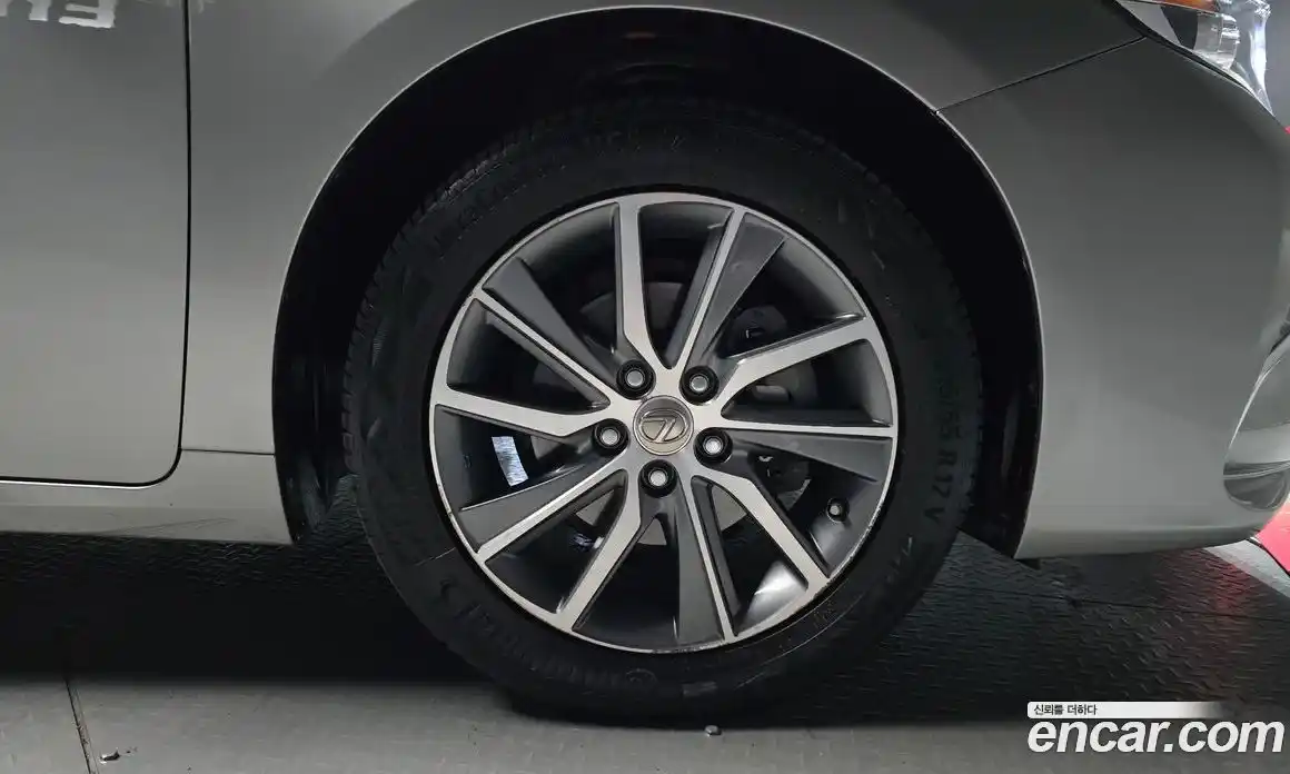 Lexus ES 2016 2.5 Автомат в Москве № 425013, фото 5