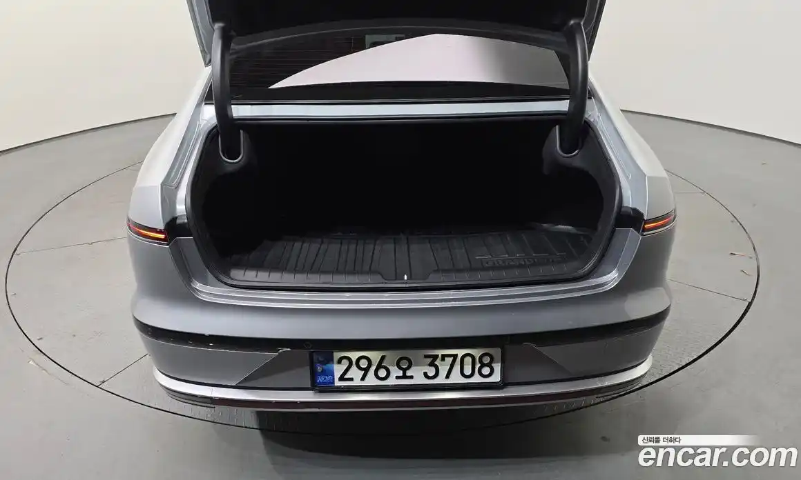 Hyundai Grandeur 2023 1.6 Автомат в Москве № 43045, фото 12