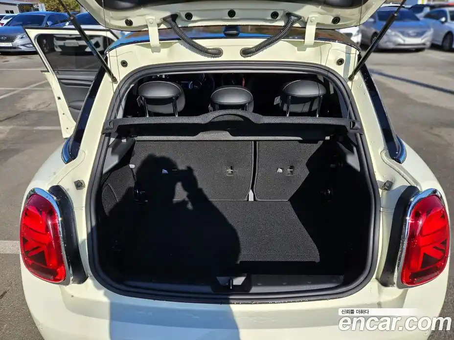 Mini Cooper 2021 1.5 Автомат в Москве № 457250, фото 17