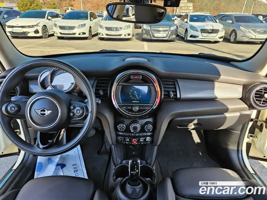 Mini Cooper 2021 1.5 Автомат в Москве № 457250, фото 18