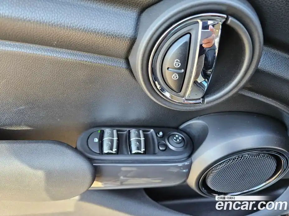 Mini Cooper 2021 1.5 Автомат в Москве № 457250, фото 19