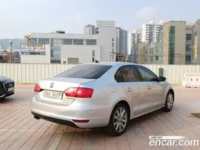 Volkswagen Jetta 2013 2.0 Автомат в Москве № 472543, миниатюра 4