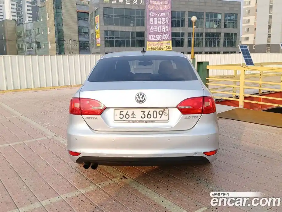 Volkswagen Jetta 2013 2.0 Автомат в Москве № 472543, фото 5