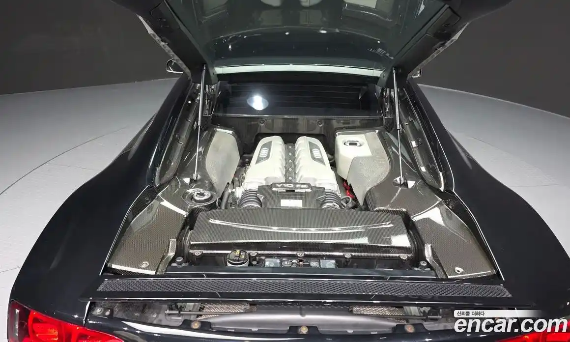 Audi R8 2010 5.2 Автомат в Москве № 496930, фото 6