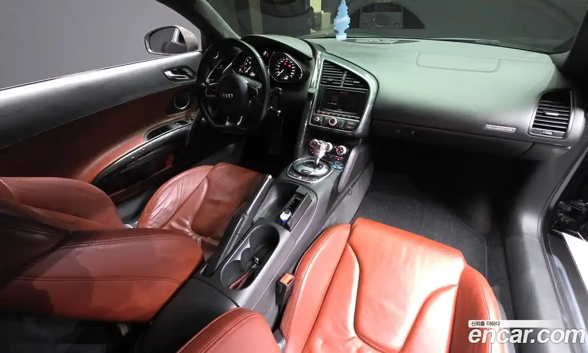 Audi R8 2010 5.2 Автомат в Москве № 496930, фото 7