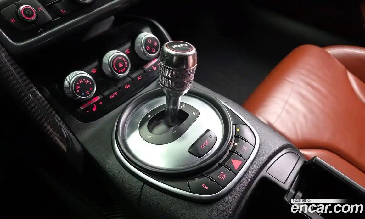 Audi R8 2010 5.2 Автомат в Москве № 496930, фото 9