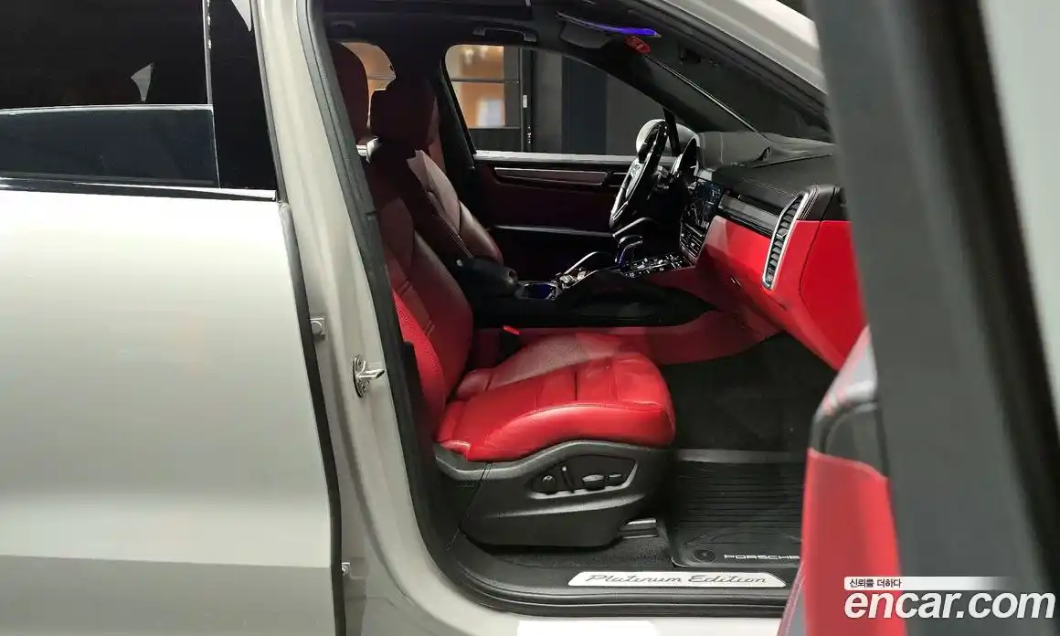 Porsche Cayenne 2022 3.0 Автомат в Москве № 498316, фото 11