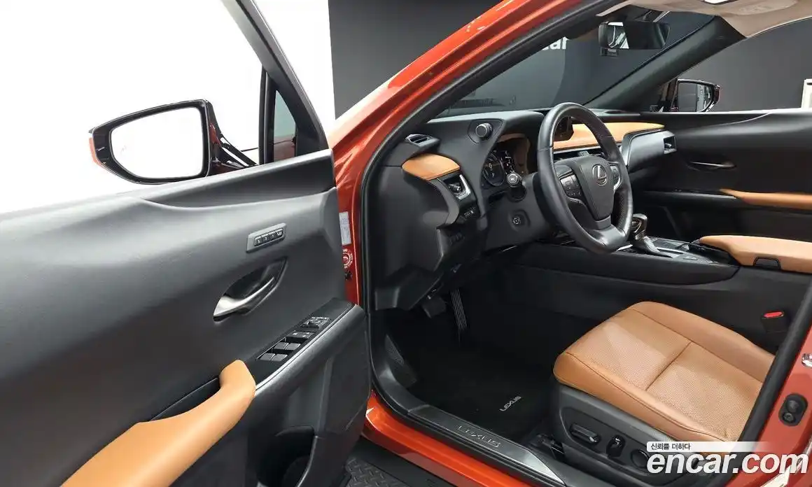 Lexus UX 2019 2.0 Автомат в Москве № 499614, фото 11