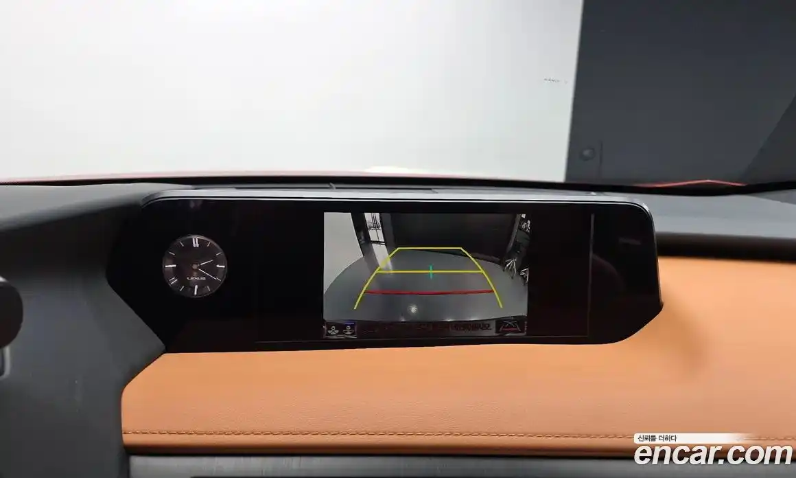 Lexus UX 2019 2.0 Автомат в Москве № 499614, фото 14