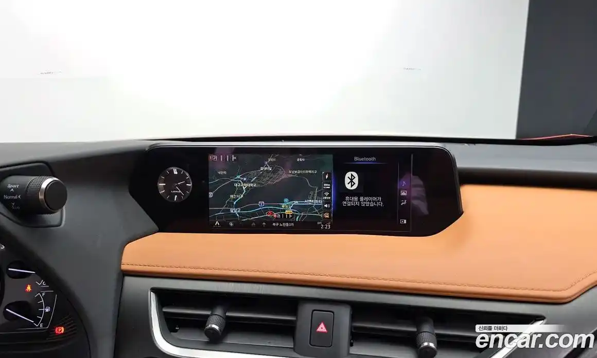 Lexus UX 2019 2.0 Автомат в Москве № 499614, фото 15