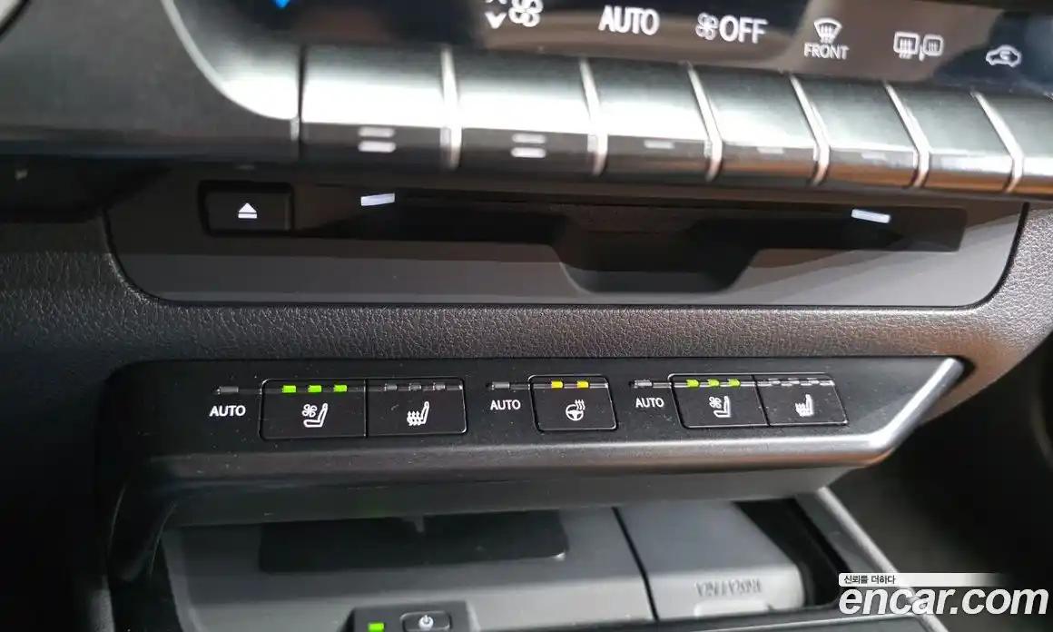 Lexus UX 2019 2.0 Автомат в Москве № 499614, фото 17