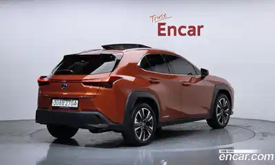 Lexus UX 2019 2.0 Автомат в Москве № 499614, миниатюра 2