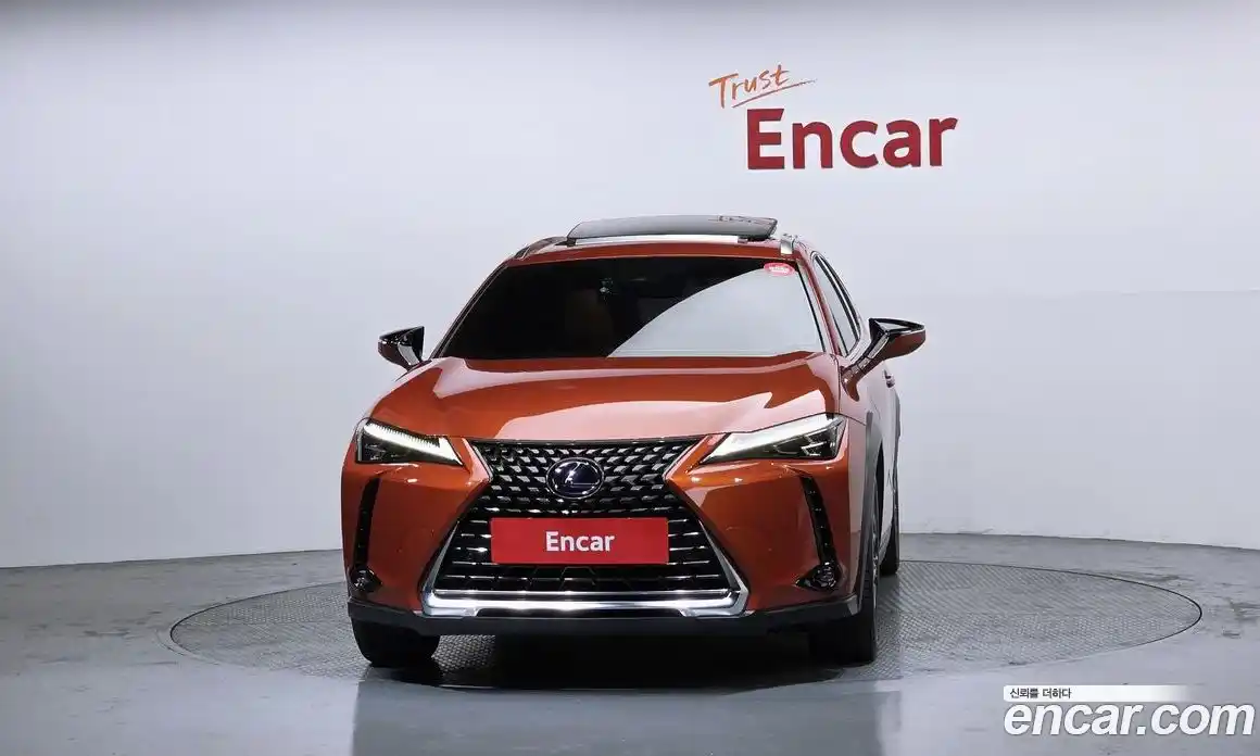 Lexus UX 2019 2.0 Автомат в Москве № 499614, фото 3