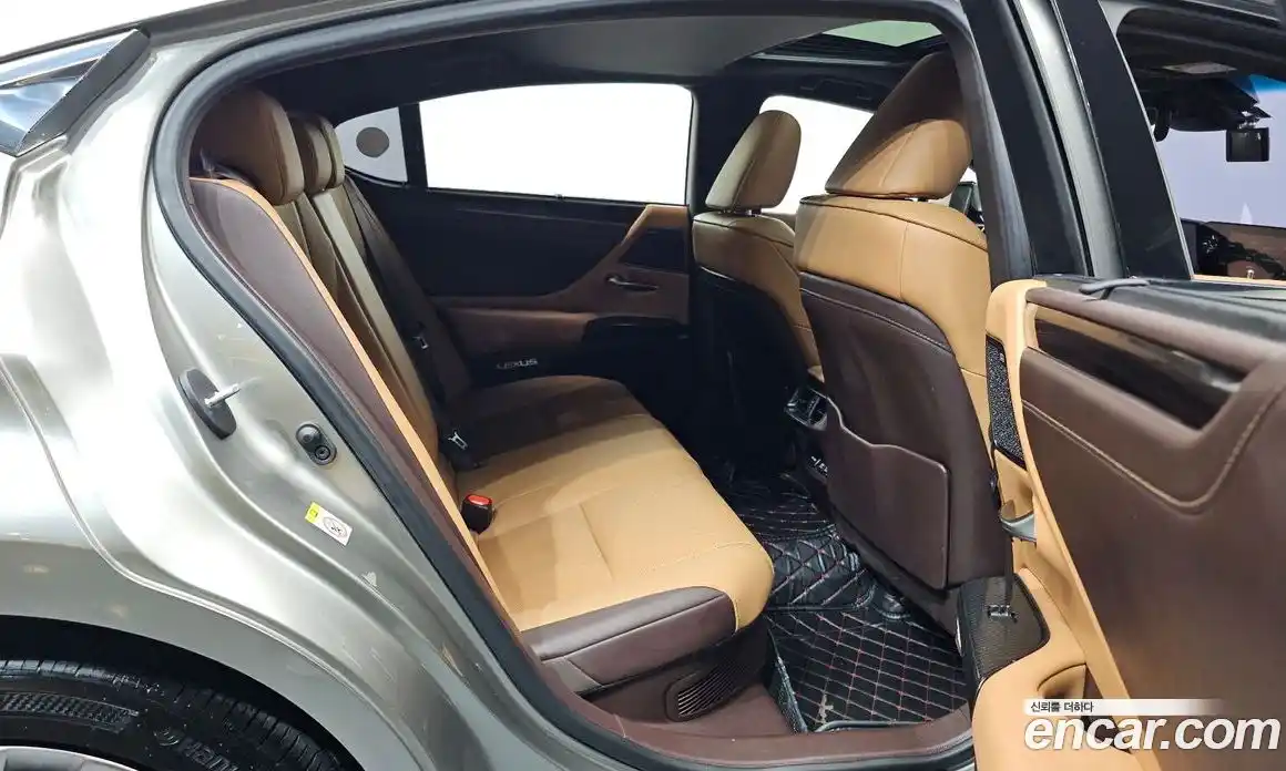 Lexus ES 2019 2.5 Автомат в Москве № 499685, фото 12