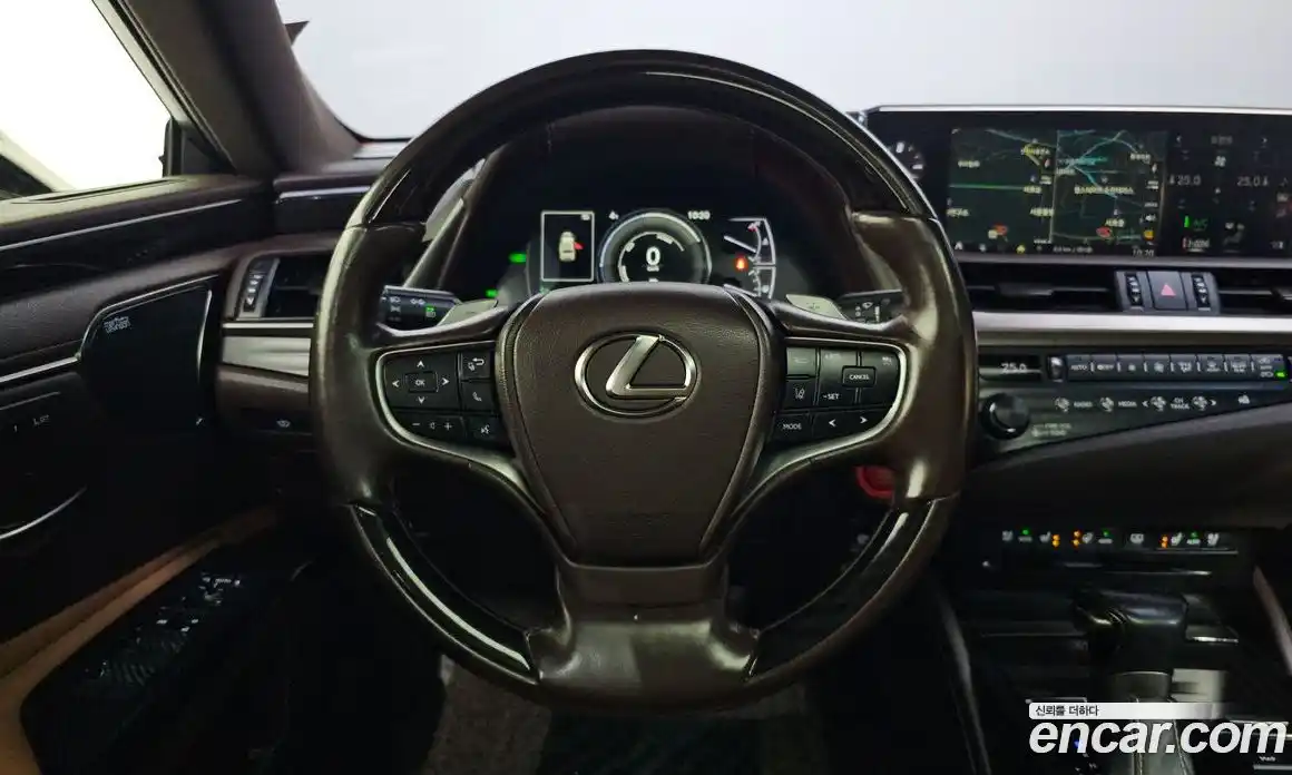 Lexus ES 2019 2.5 Автомат в Москве № 499685, фото 13