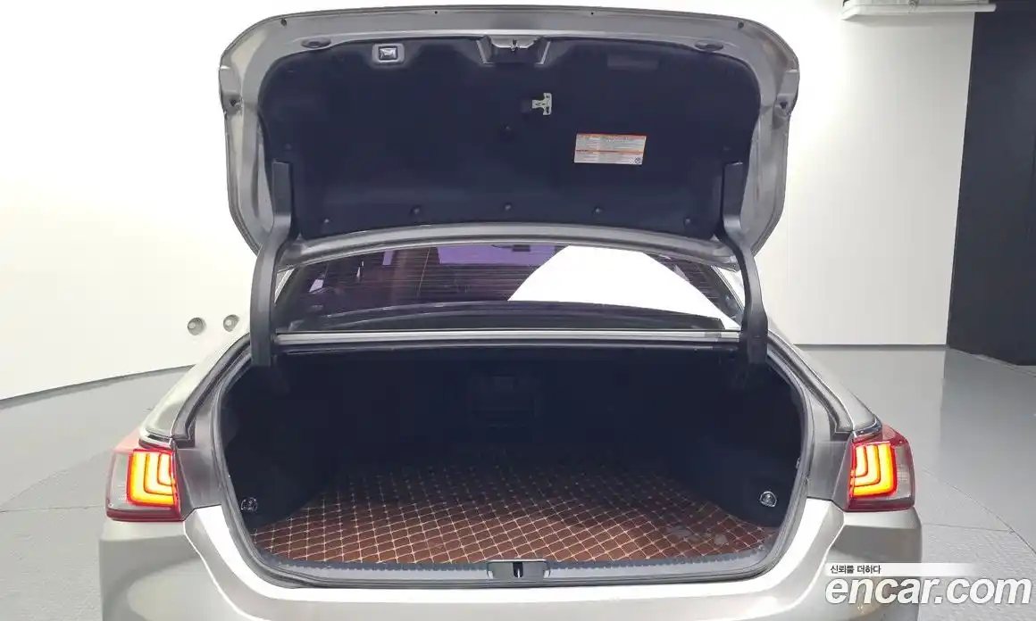 Lexus ES 2019 2.5 Автомат в Москве № 499685, фото 20