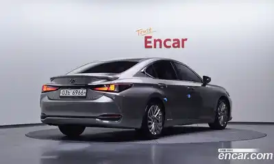 Lexus ES 2019 2.5 Автомат в Москве № 499685, миниатюра 2