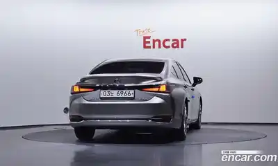 Lexus ES 2019 2.5 Автомат в Москве № 499685, миниатюра 4