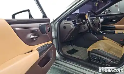 Lexus ES 2019 2.5 Автомат в Москве № 499685, миниатюра 10