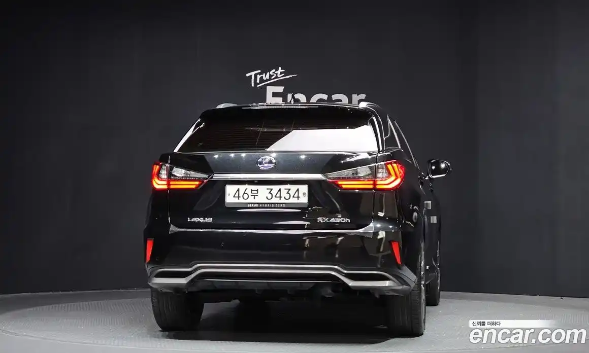 Lexus RX 2017 3.5 Автомат в Москве № 499732, фото 4