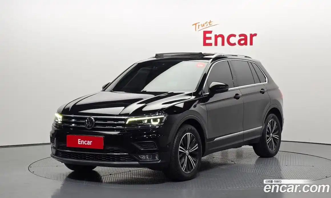 Volkswagen Tiguan 2020 2.0 Автомат в Москве № 499915, фото 1