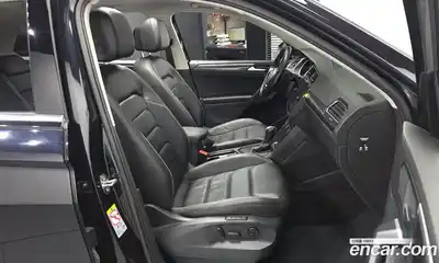 Volkswagen Tiguan 2020 2.0 Автомат в Москве № 499915, миниатюра 11