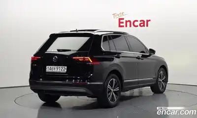 Volkswagen Tiguan 2020 2.0 Автомат в Москве № 499915, миниатюра 2