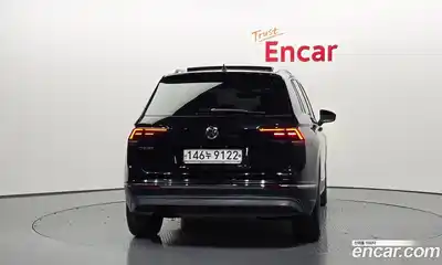 Volkswagen Tiguan 2020 2.0 Автомат в Москве № 499915, миниатюра 4