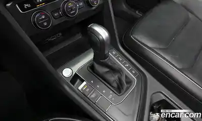 Volkswagen Tiguan 2020 2.0 Автомат в Москве № 499915, миниатюра 9