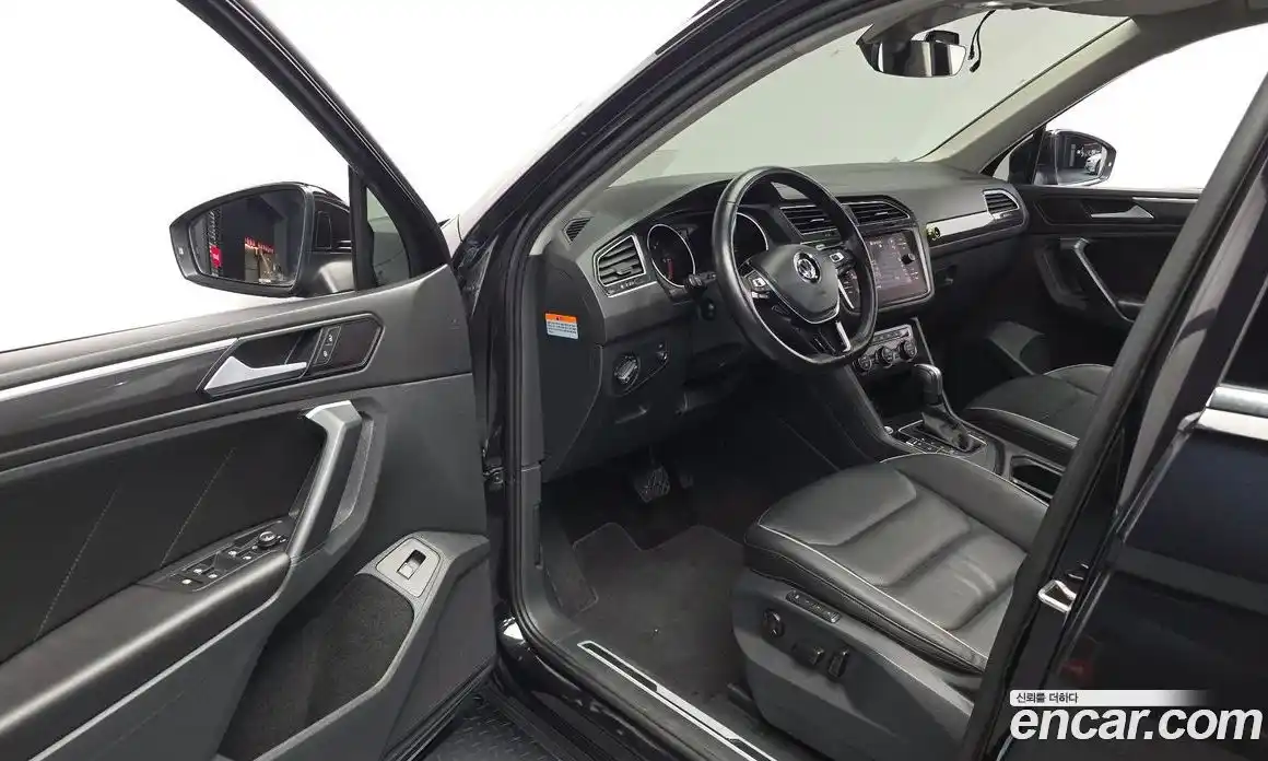 Volkswagen Tiguan 2020 2.0 Автомат в Москве № 499915, фото 10