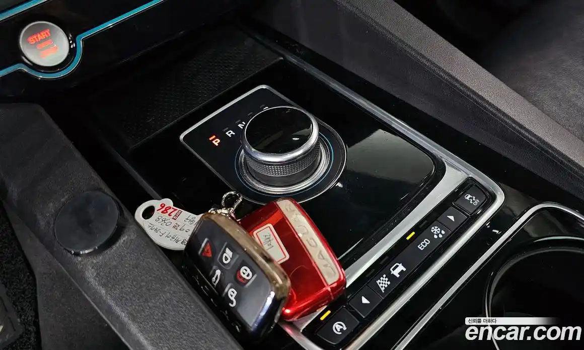 Jaguar F-Pace 2017 2.0 Автомат в Москве № 500234, фото 9