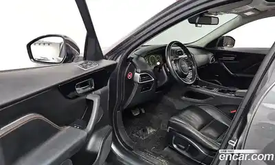 Jaguar F-Pace 2017 2.0 Автомат в Москве № 500234, миниатюра 10