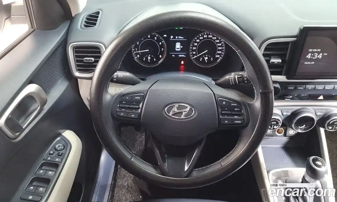 Hyundai Venue 2022 1.6 Автомат в Москве № 518963, фото 12