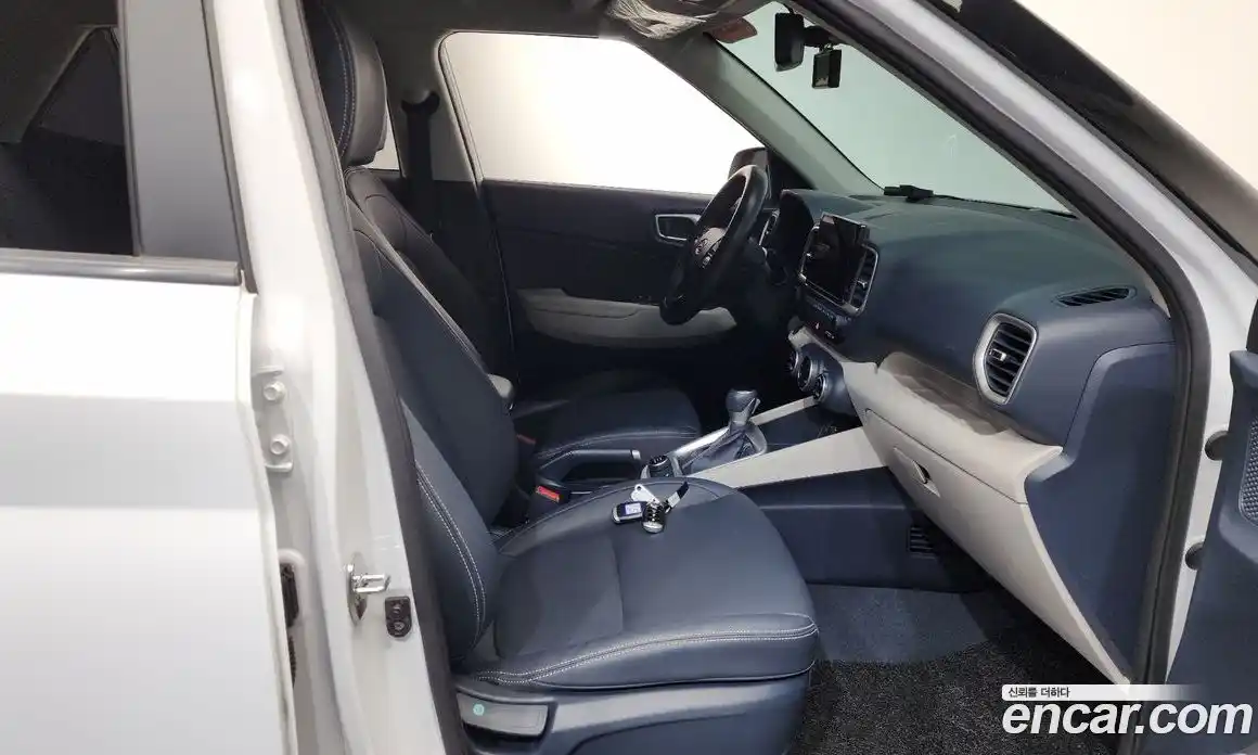 Hyundai Venue 2022 1.6 Автомат в Москве № 518963, фото 10