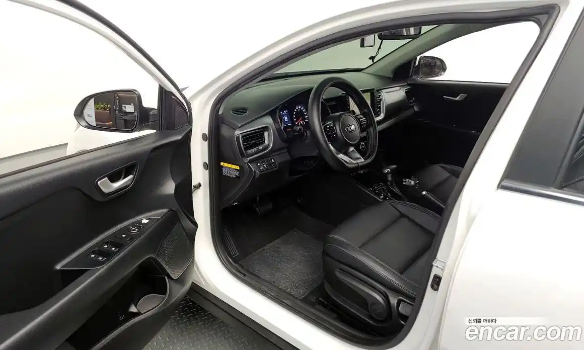 Kia Stonic 2020 1.4 Автомат в Москве № 519777, фото 11