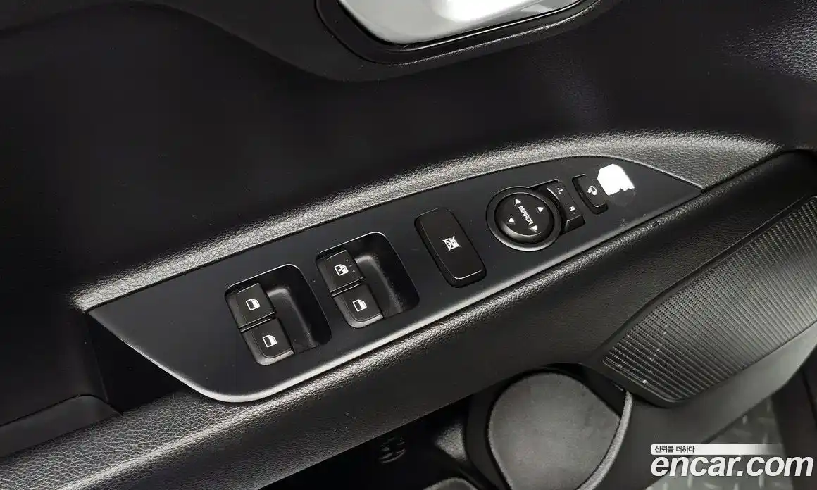 Kia Stonic 2020 1.4 Автомат в Москве № 519777, фото 19