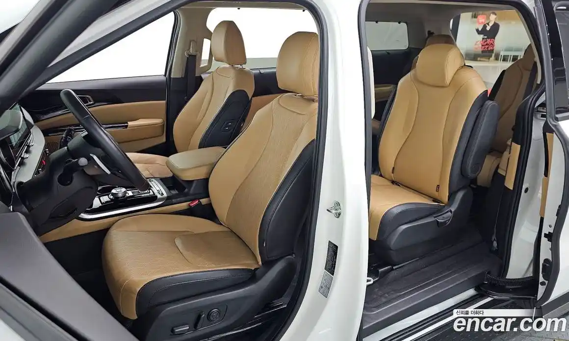 Kia Canival 2023 3.5 Автомат в Москве № 522669, фото 12