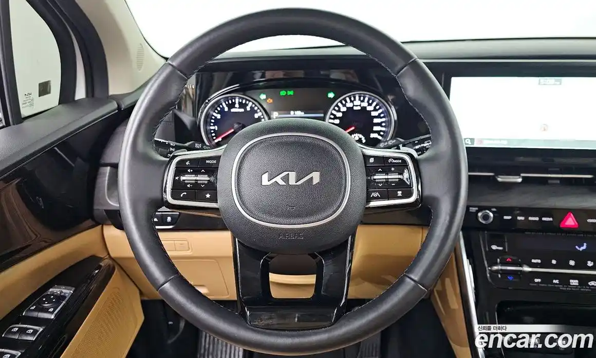 Kia Canival 2023 3.5 Автомат в Москве № 522669, фото 14