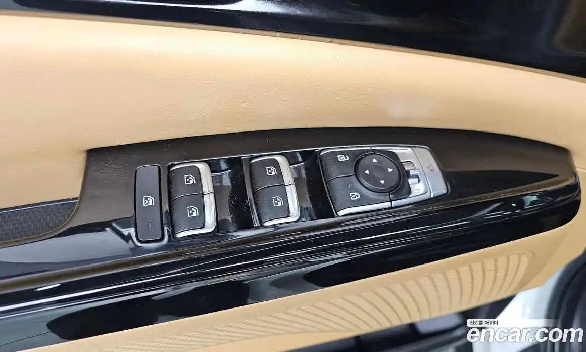 Kia Canival 2023 3.5 Автомат в Москве № 522669, фото 18