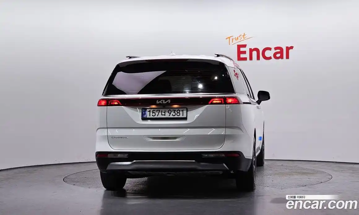 Kia Canival 2023 3.5 Автомат в Москве № 522669, фото 4