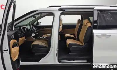 Kia Canival 2023 3.5 Автомат в Москве № 522669, миниатюра 10