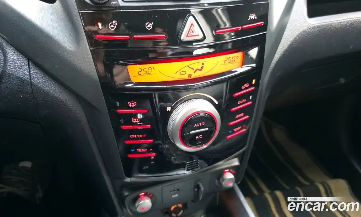 SsangYong TIBOLI 2018 1.6 Автомат в Москве № 526344, фото 17