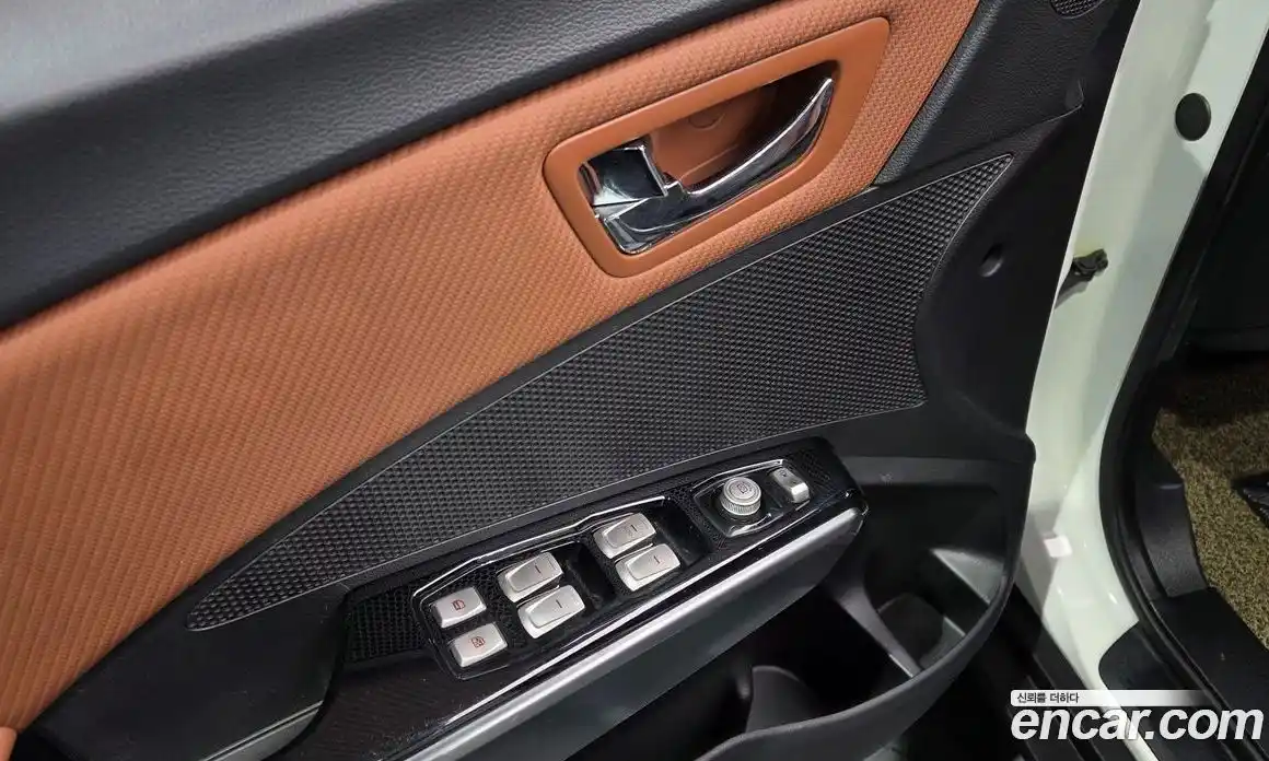 SsangYong TIBOLI 2018 1.6 Автомат в Москве № 526346, фото 17