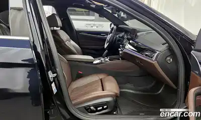 BMW 5-Series 2019 2.0 Автомат в Москве № 527261, миниатюра 11
