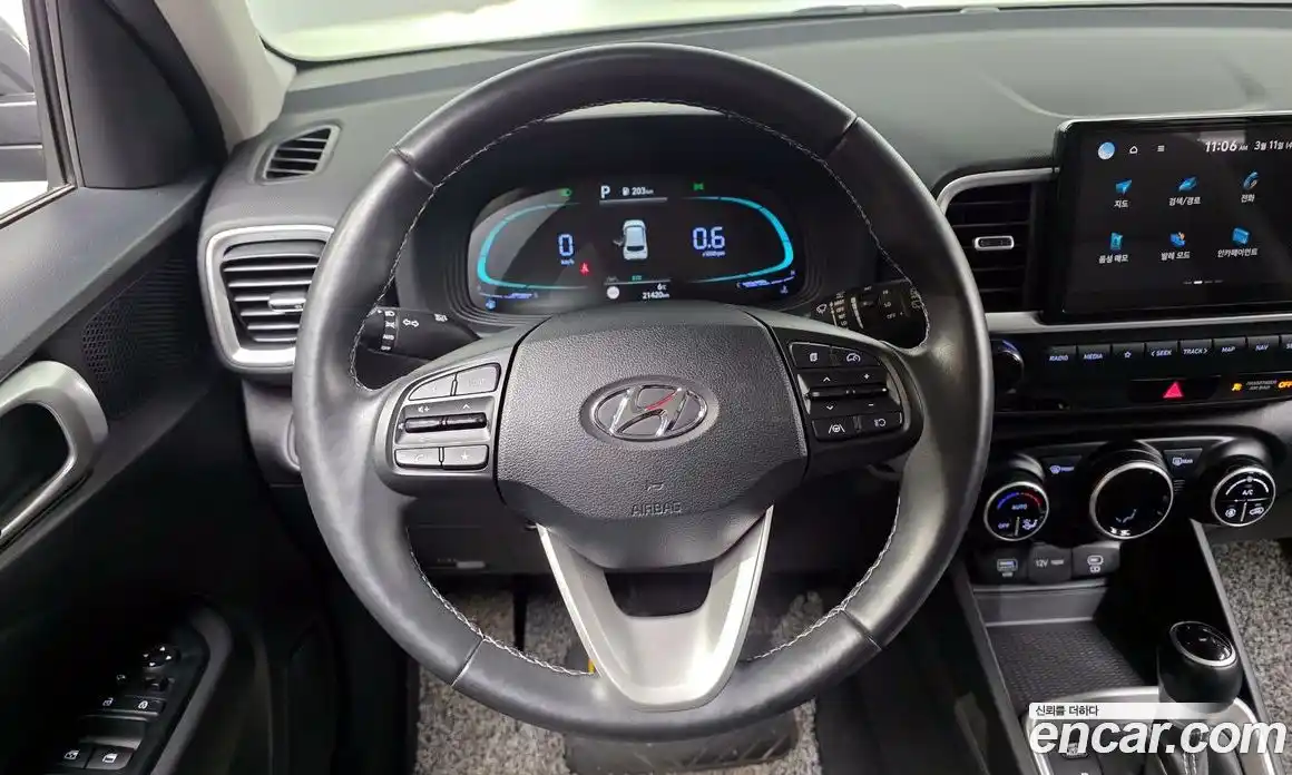 Hyundai Venue 2023 1.6 Автомат в Москве № 530061, фото 13